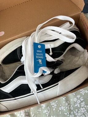 Kno Vans
